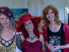 Drei Damen "von Sinnen", Judith Boy, Ulrike Grimm und Sonja Siems bei der Vernissage am 29.4. in Bad Rappenau